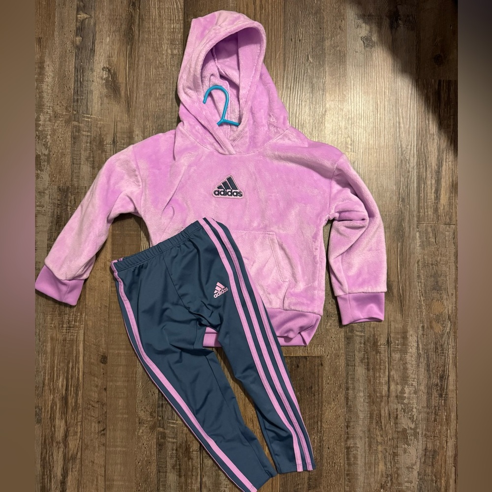 Girls Adidas sweat suit